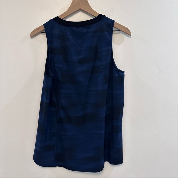 ATHLETA zephyr tank blurred blue camo size small - Picture 6 of 9